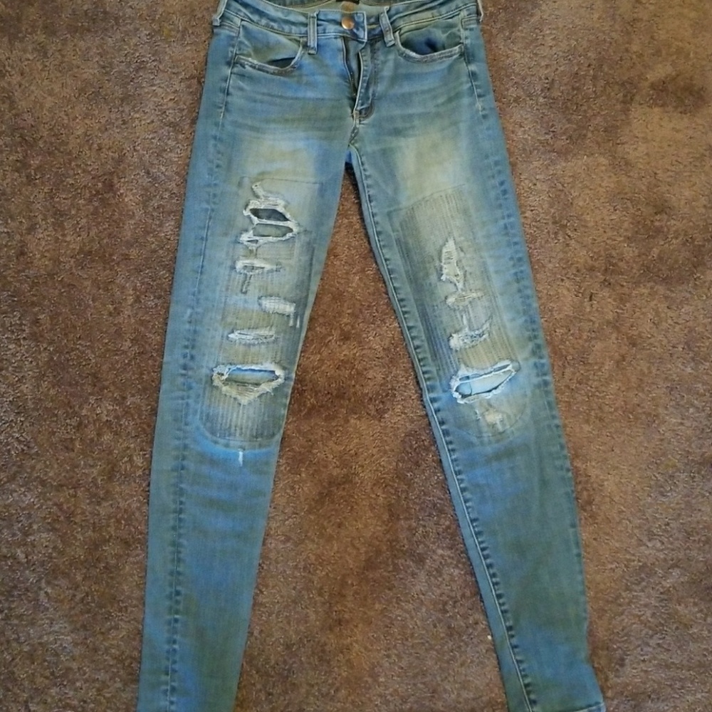Distressed American eagle jeans